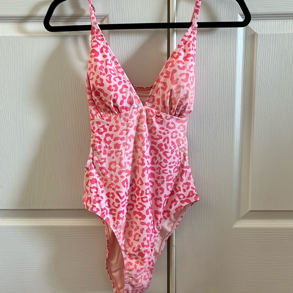 NWT Cupshe Pink Leopard Crossback Cutout One-Piece